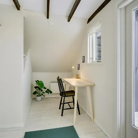 Chayton - 450m From The Sea By Interhome